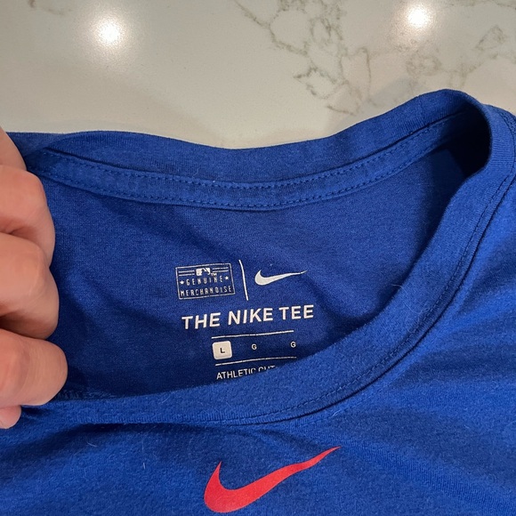 Cubs Nike shirt - Picture 2 of 2
